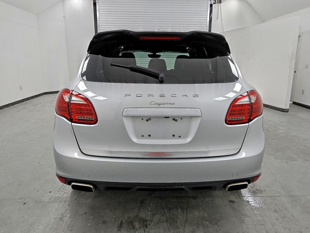 2013 PORSCHE CAYENNE photo 11