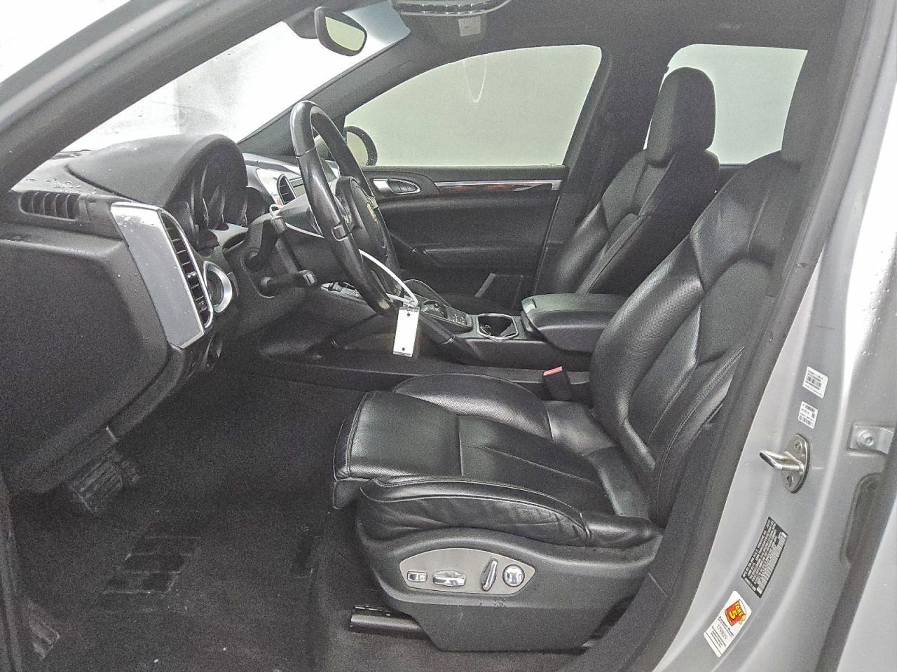 2013 PORSCHE CAYENNE photo 13