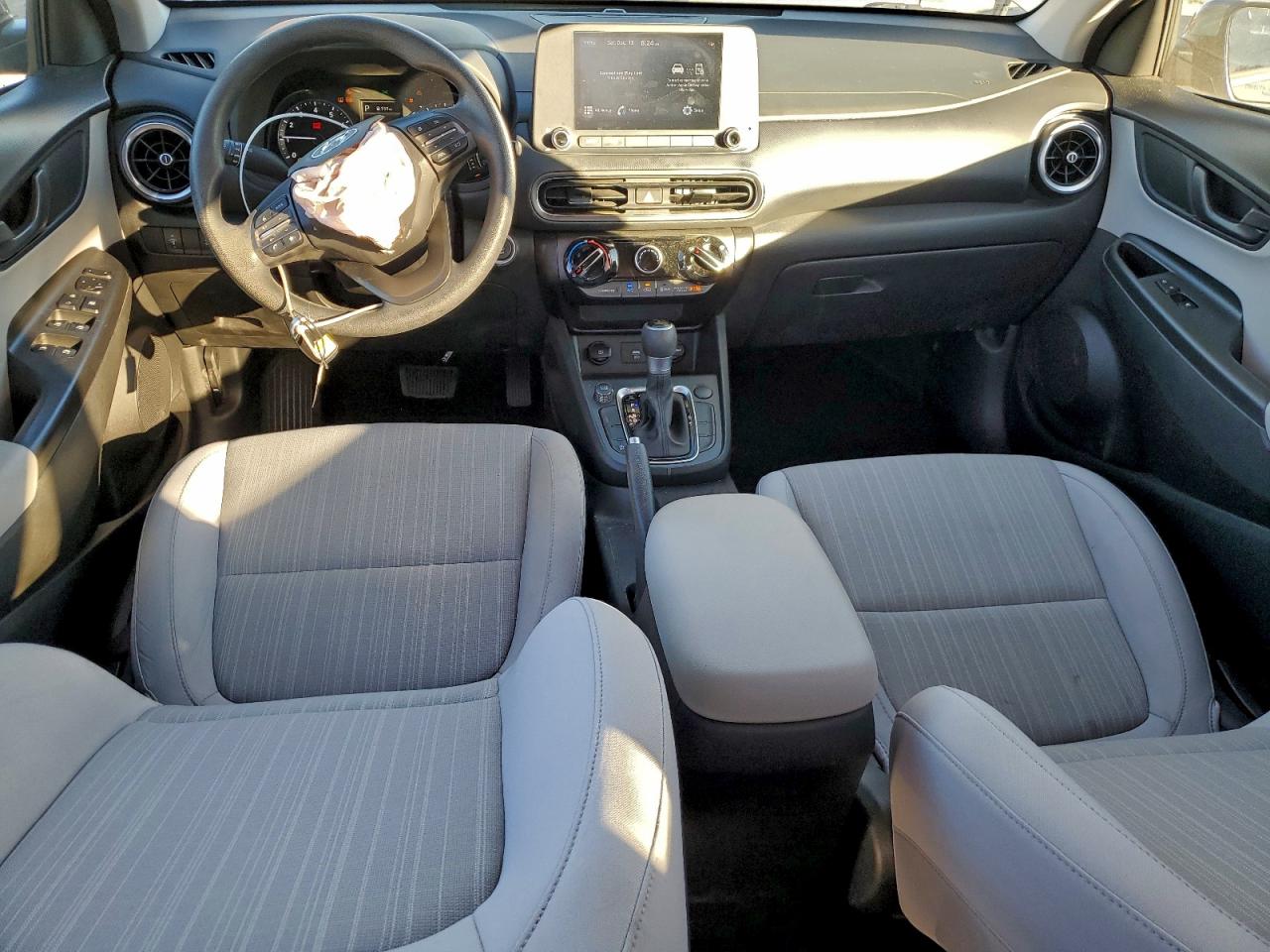 2022 HYUNDAI KONA SEL photo 8