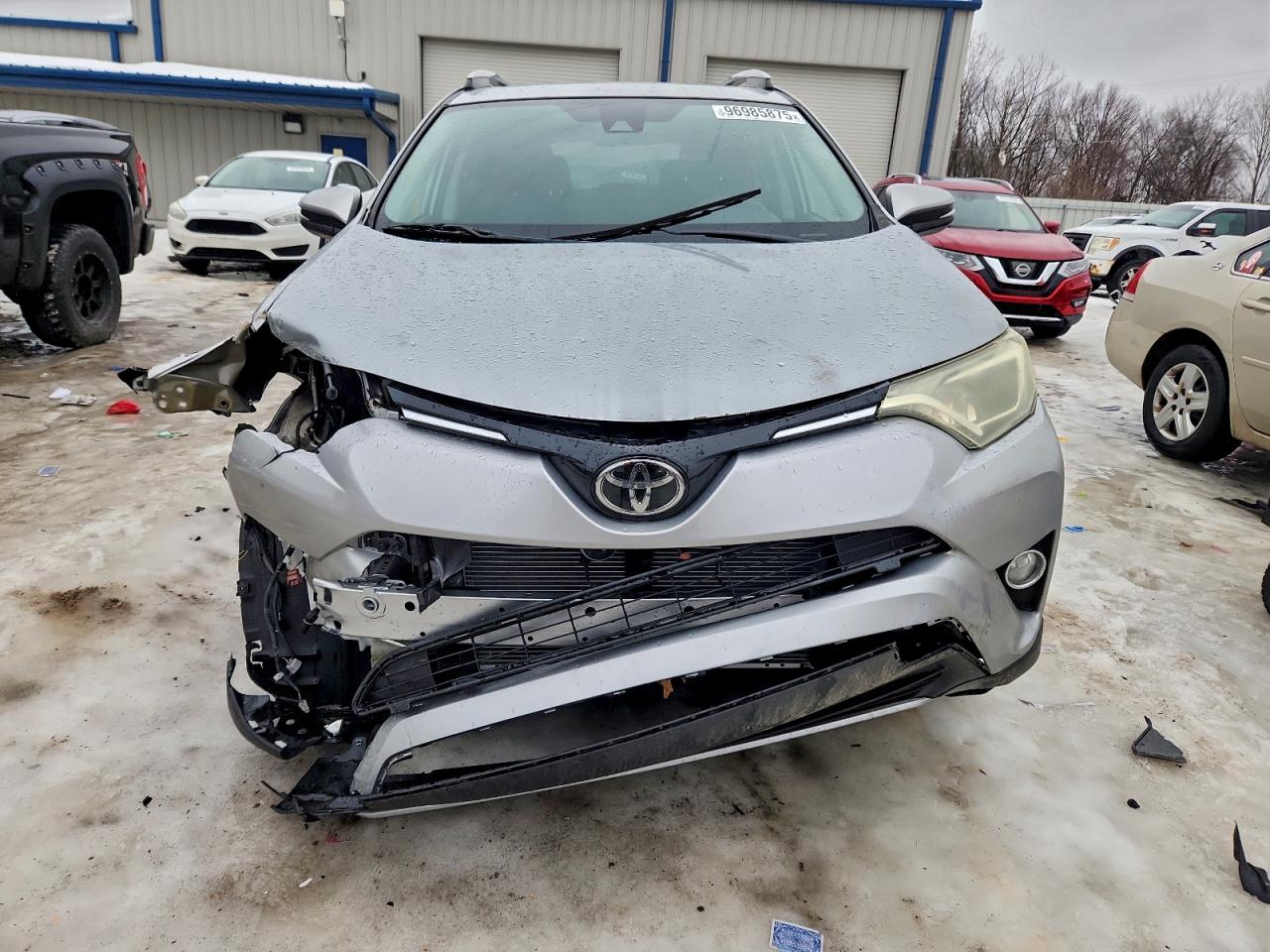 2017 TOYOTA RAV4 XLE photo 5