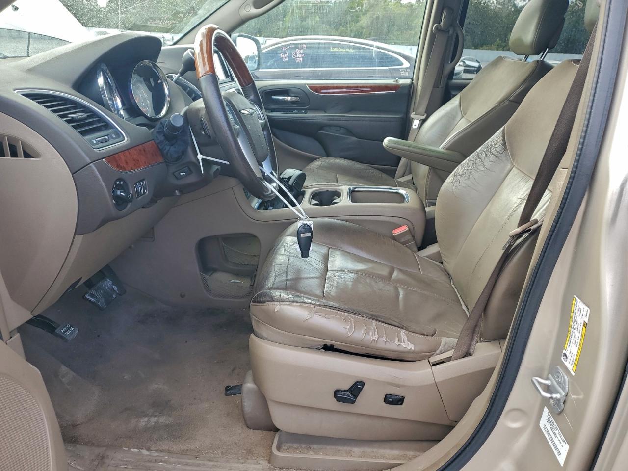2013 CHRYSLER TOWN & COUNTRY LIMITED photo 19