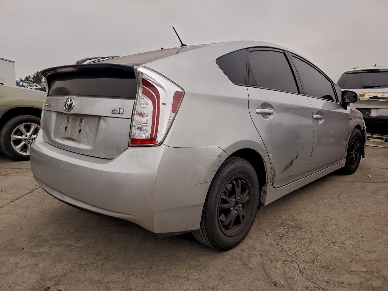 2013 TOYOTA PRIUS photo 5