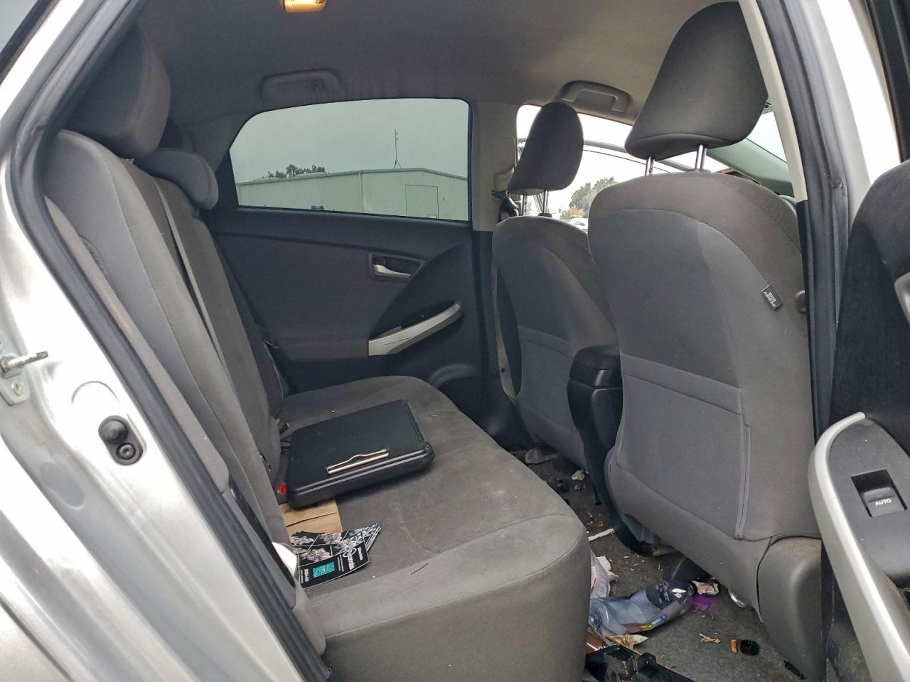 2013 TOYOTA PRIUS photo 19