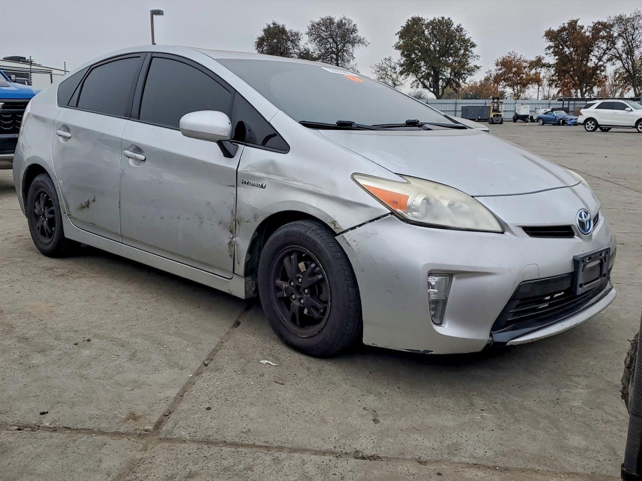 2013 TOYOTA PRIUS photo 7