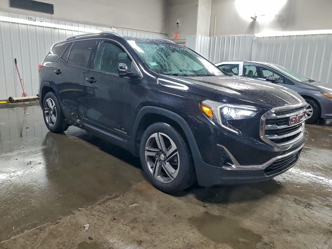 2019 GMC TERRAIN SLT photo 4