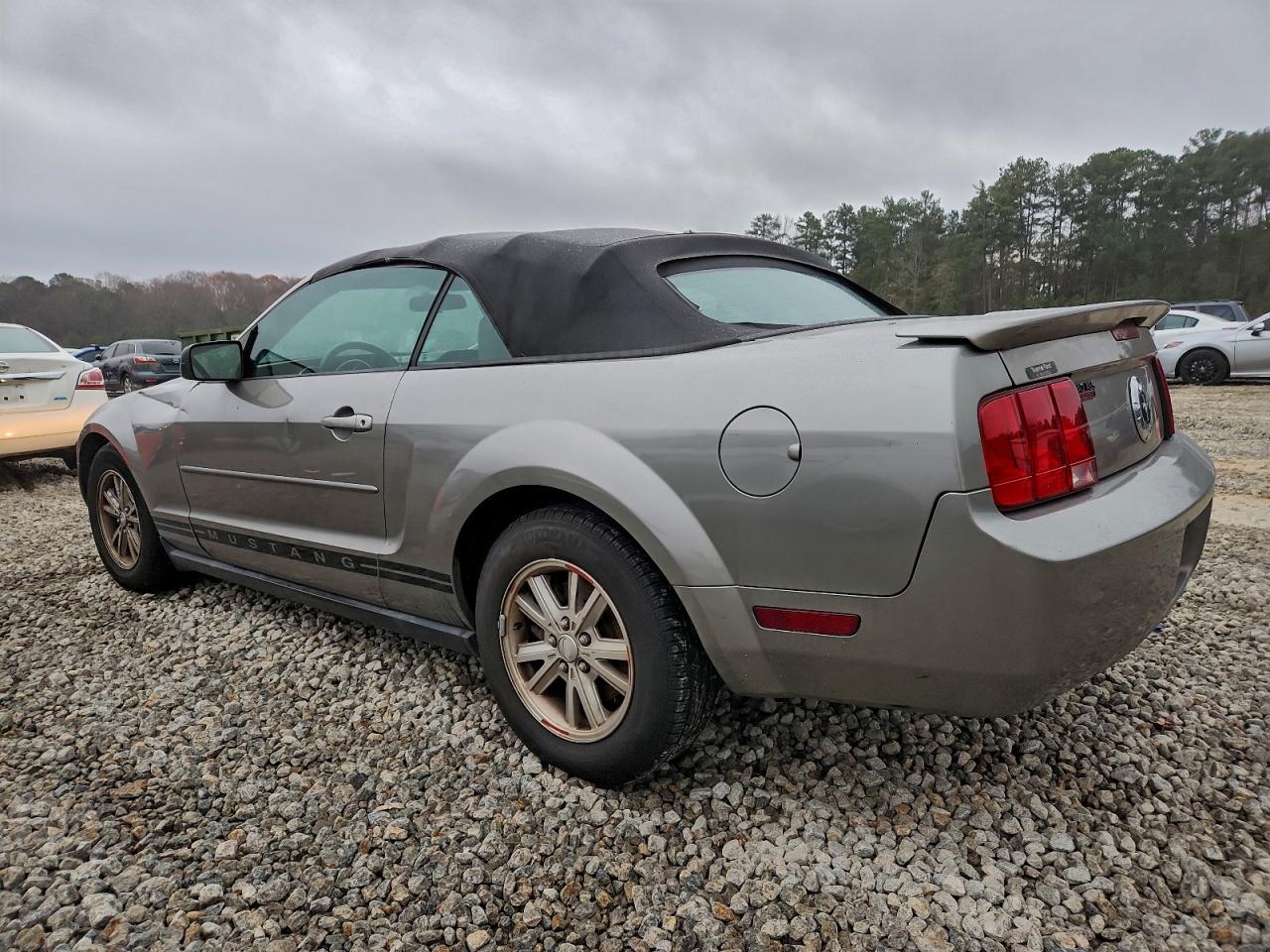 2008 FORD MUSTANG photo 2