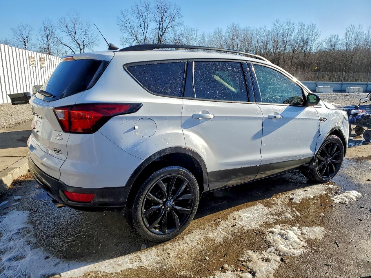 2019 FORD ESCAPE SE photo 3