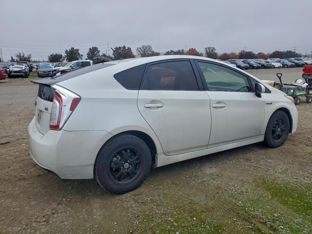 2015 TOYOTA PRIUS photo 5