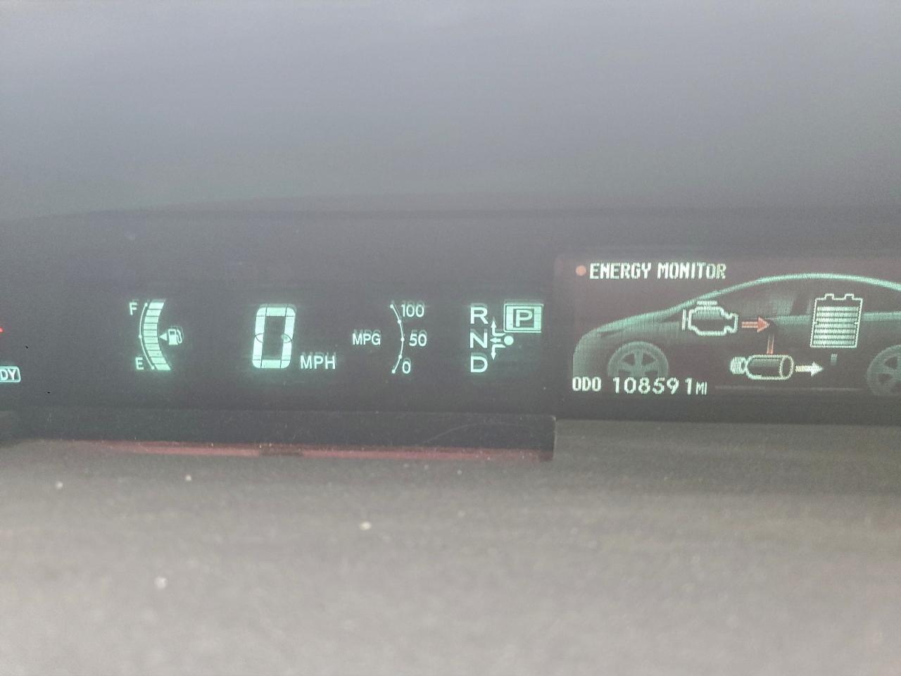 2015 TOYOTA PRIUS photo 17