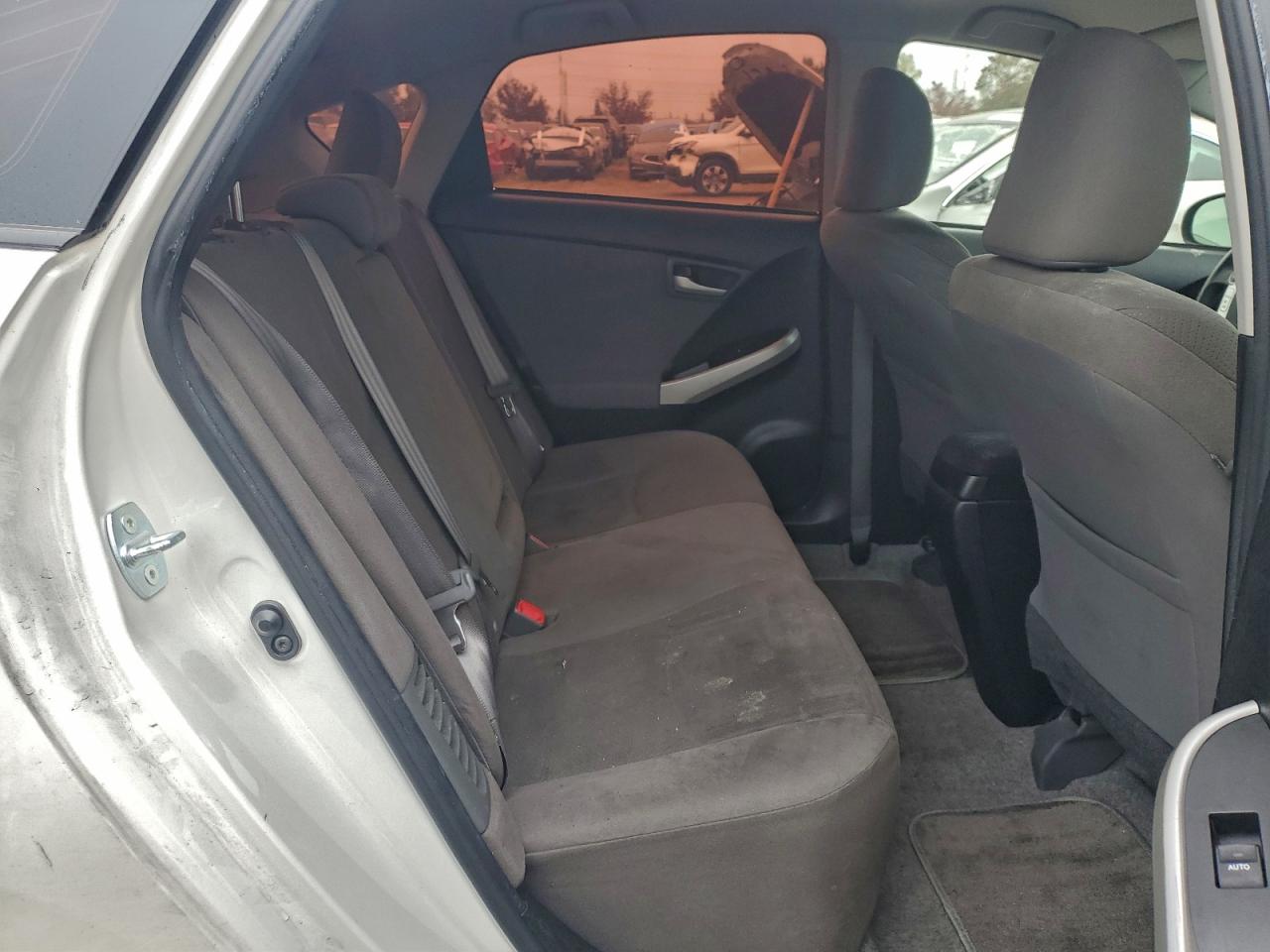 2015 TOYOTA PRIUS photo 19