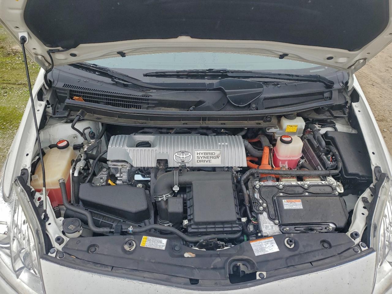 2015 TOYOTA PRIUS photo 21