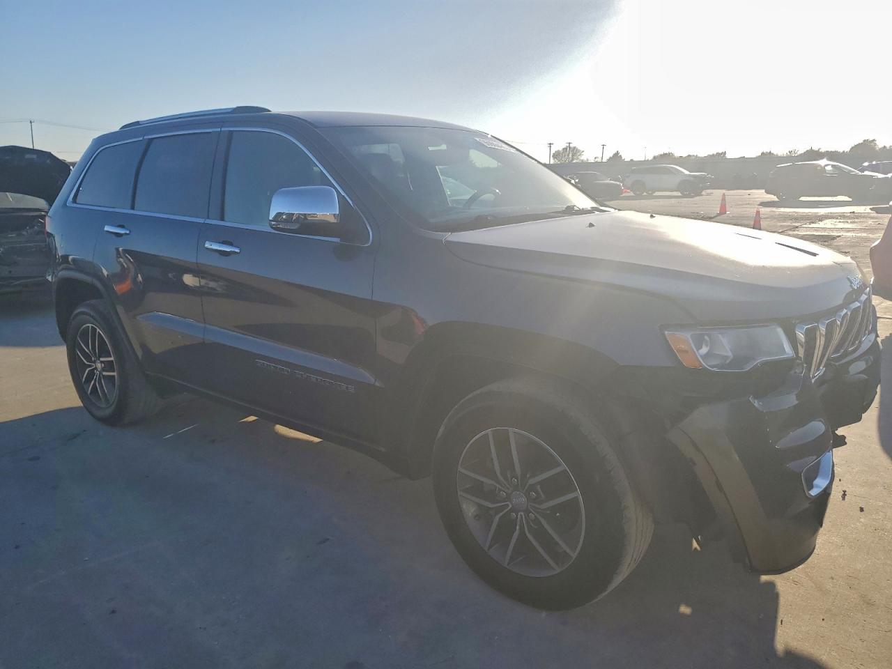 2018 JEEP GRAND CHEROKEE LIMITED photo 4