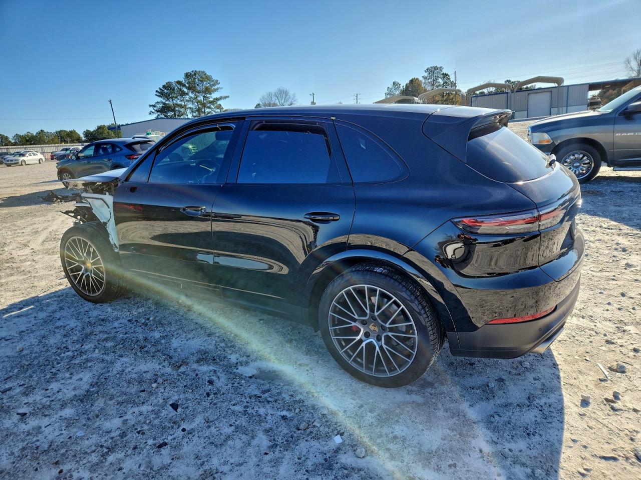 2020 PORSCHE CAYENNE photo 3