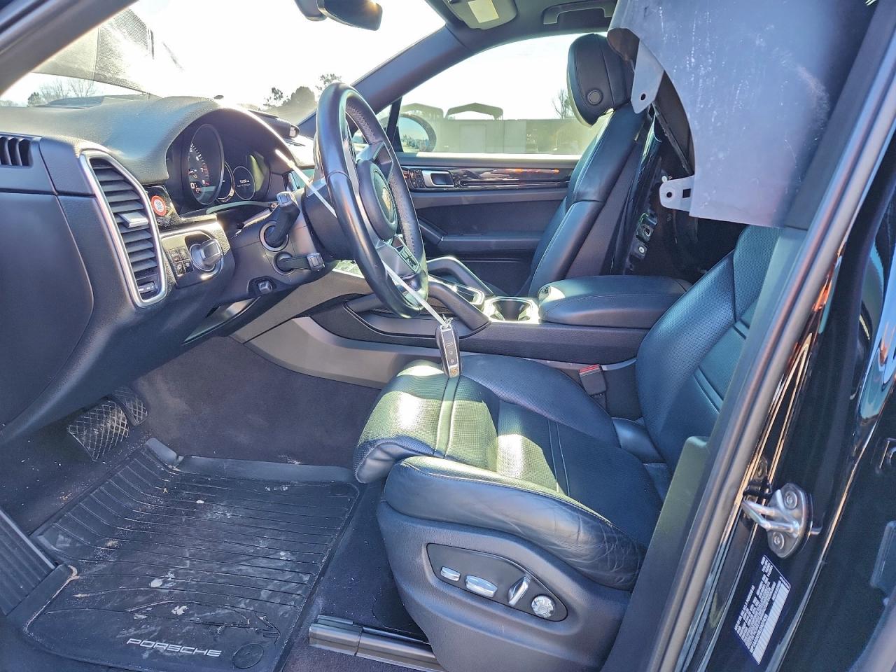2020 PORSCHE CAYENNE photo 13