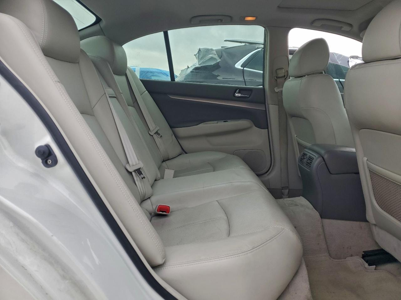 2012 INFINITI G37 BASE photo 10