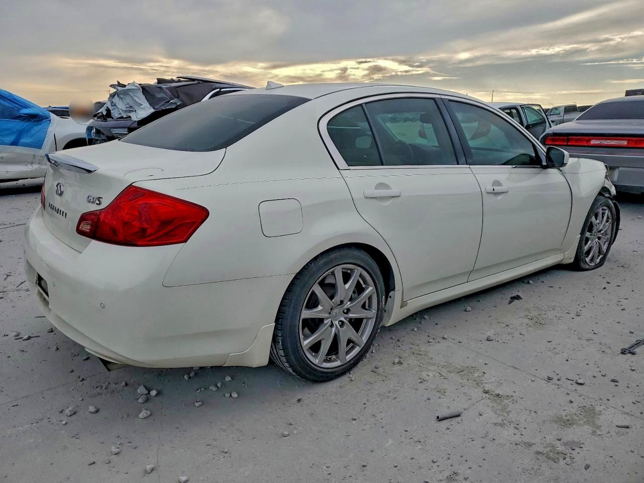 2012 INFINITI G37 BASE photo 3