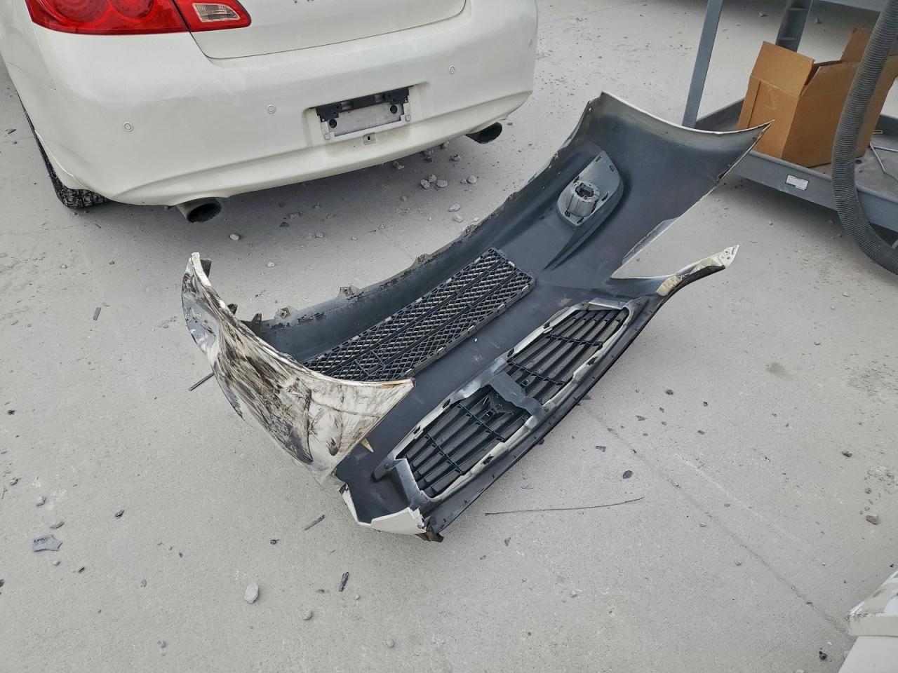 2012 INFINITI G37 BASE photo 12