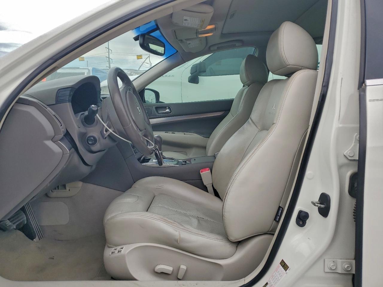 2012 INFINITI G37 BASE photo 7