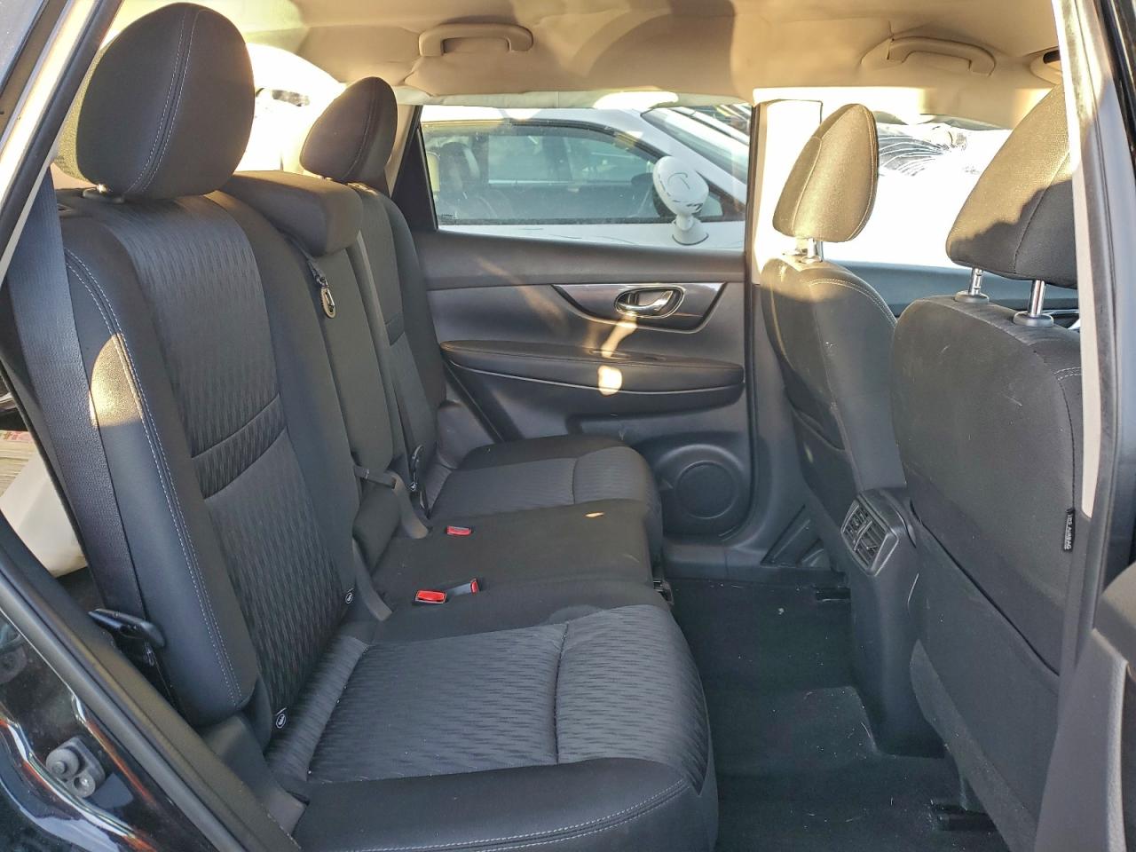 2018 NISSAN ROGUE S photo 11