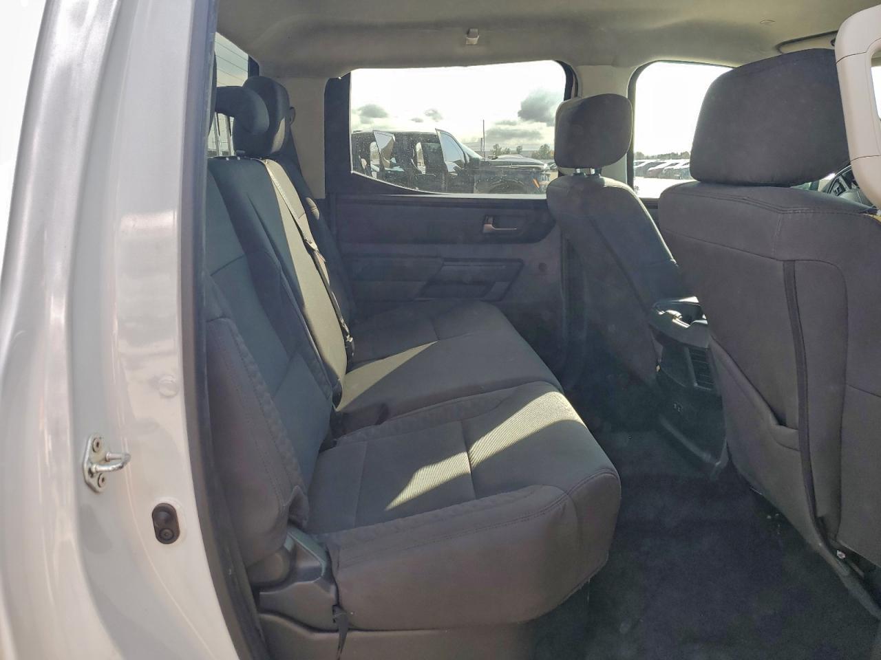 2024 TOYOTA TUNDRA CREWMAX SR photo 19