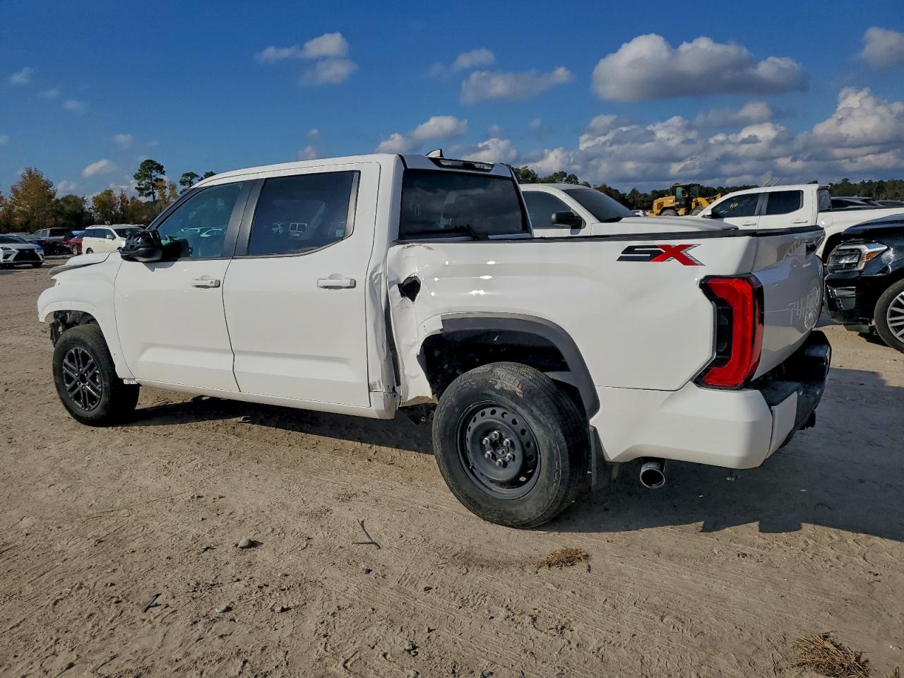 2024 TOYOTA TUNDRA CREWMAX SR photo 3