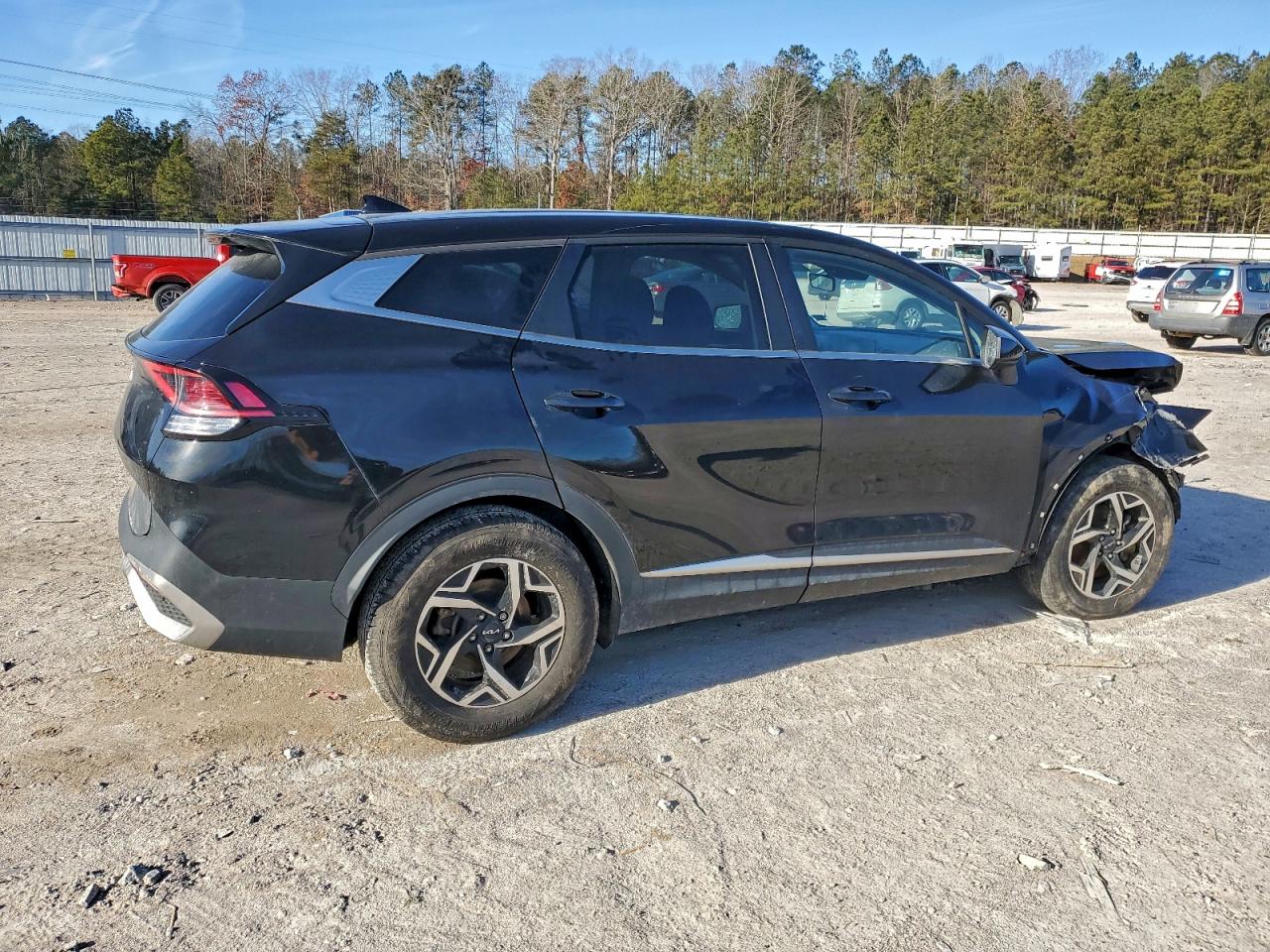 2023 KIA SPORTAGE LX photo 3