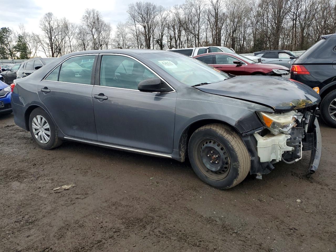 2014 TOYOTA CAMRY L photo 4