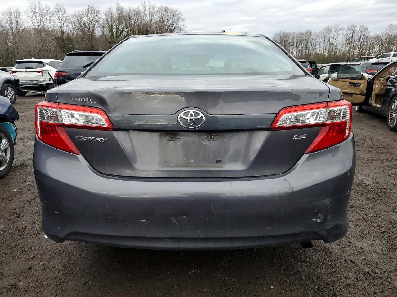 2014 TOYOTA CAMRY L photo 6