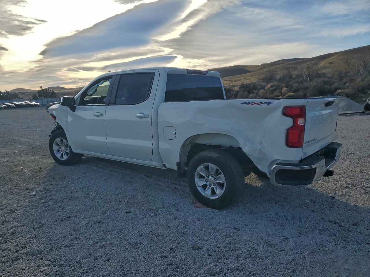2025 CHEVROLET SILVERADO K1500 LT photo 2