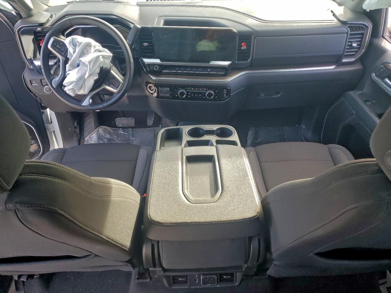 2025 CHEVROLET SILVERADO K1500 LT photo 8