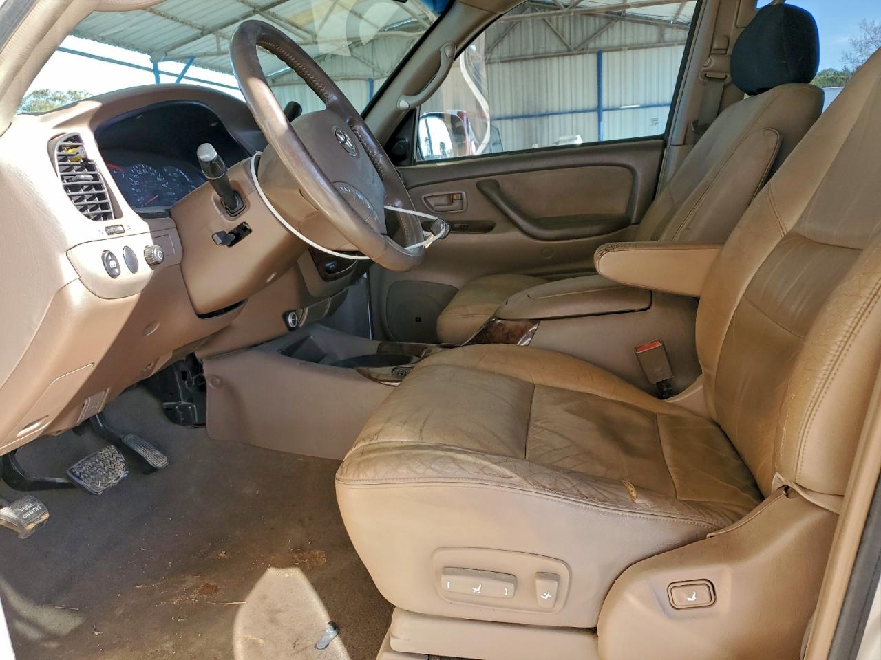 2004 TOYOTA SEQUOIA SR5 photo 7