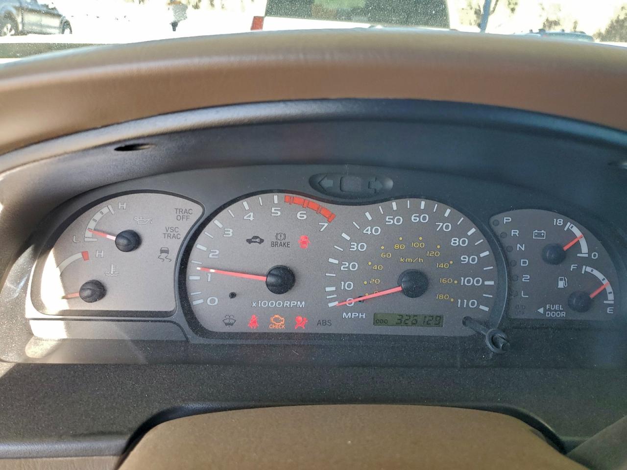 2004 TOYOTA SEQUOIA SR5 photo 9