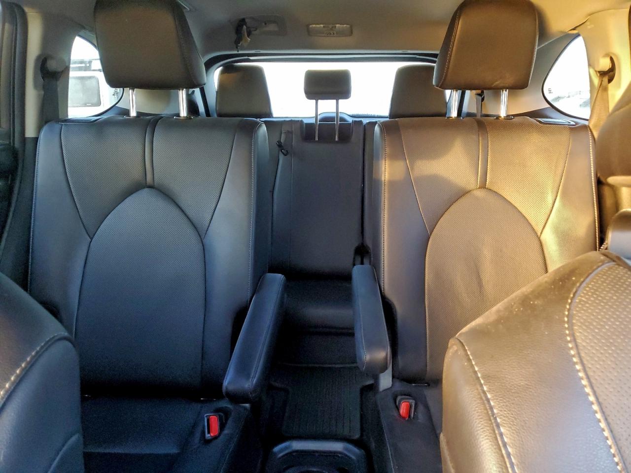 2024 TOYOTA HIGHLANDER LE photo 10