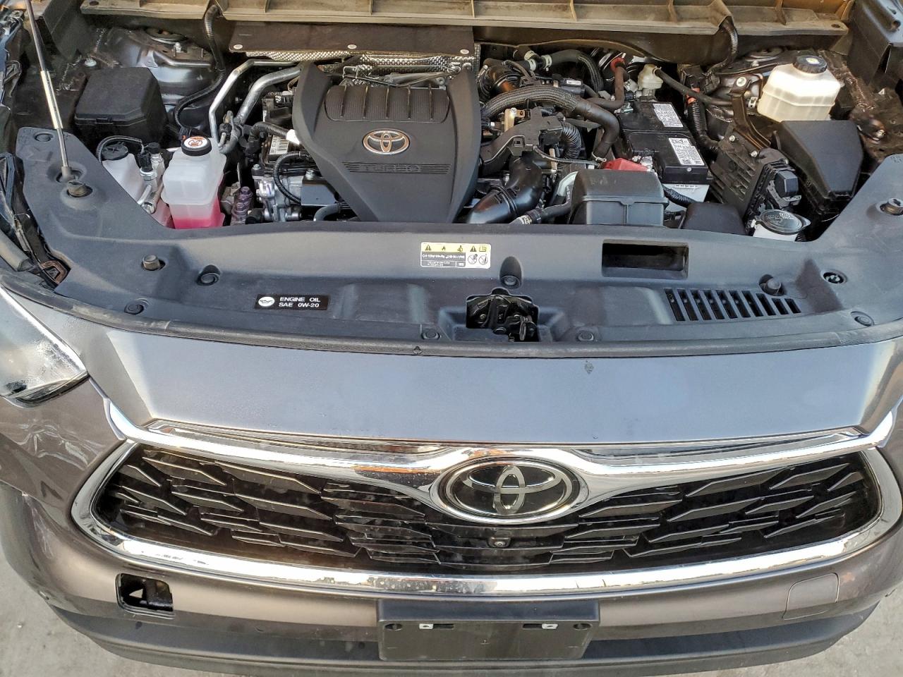 2024 TOYOTA HIGHLANDER LE photo 12