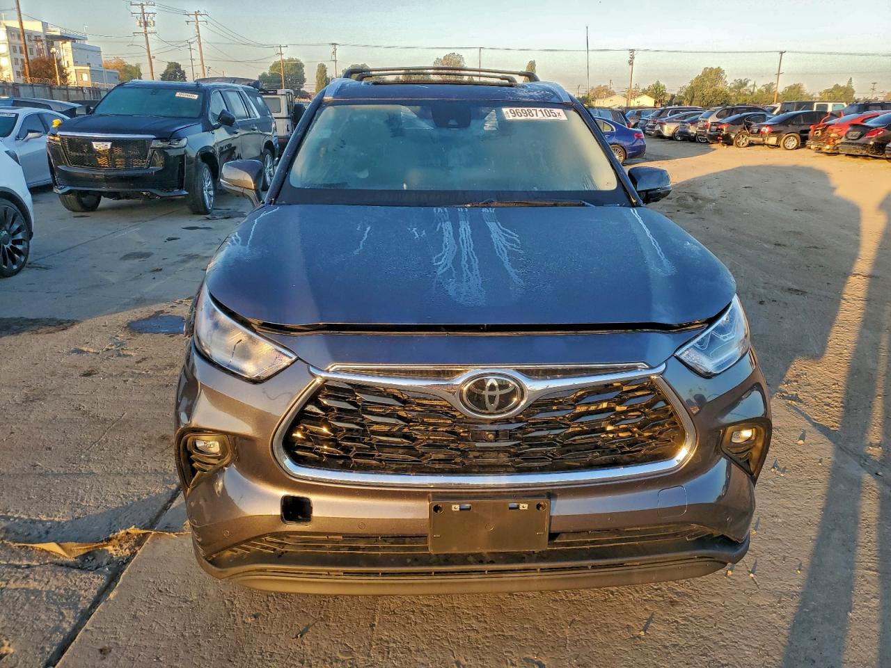 2024 TOYOTA HIGHLANDER LE photo 5