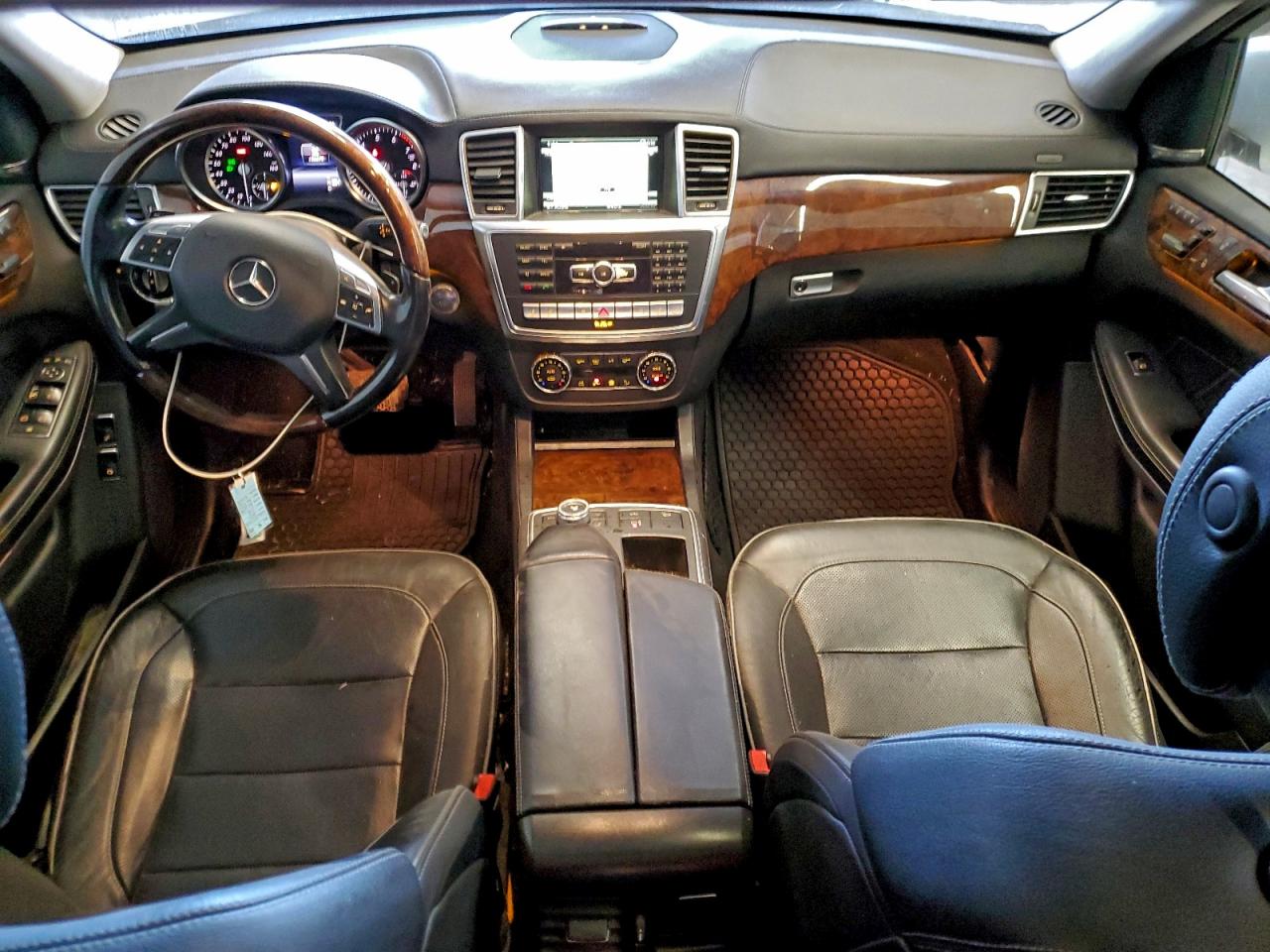 2014 MERCEDES-BENZ GL 550 4MATIC photo 15