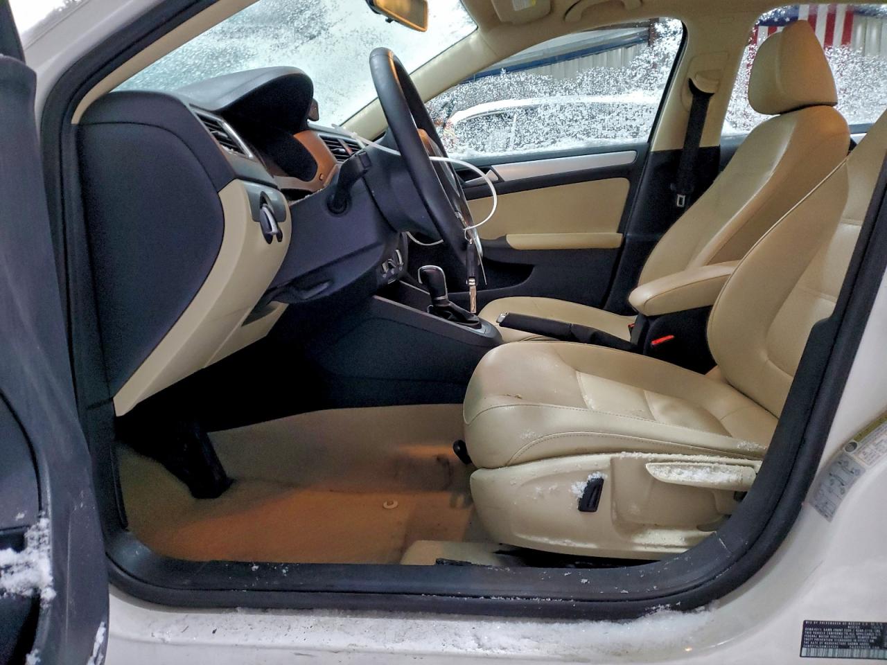 2013 VOLKSWAGEN JETTA SE photo 13