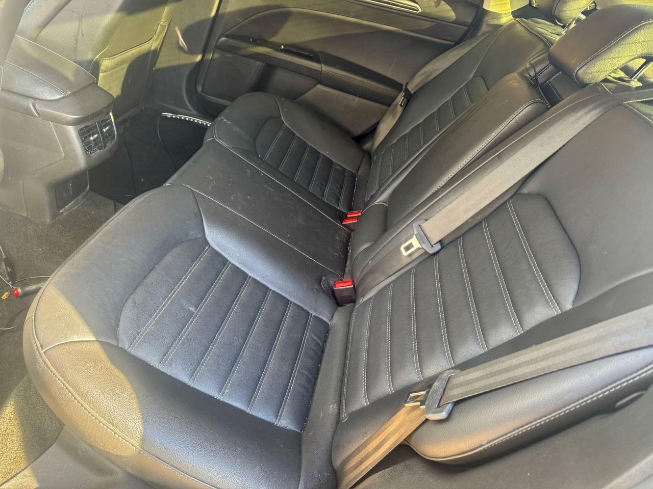 2016 FORD FUSION SE photo 6