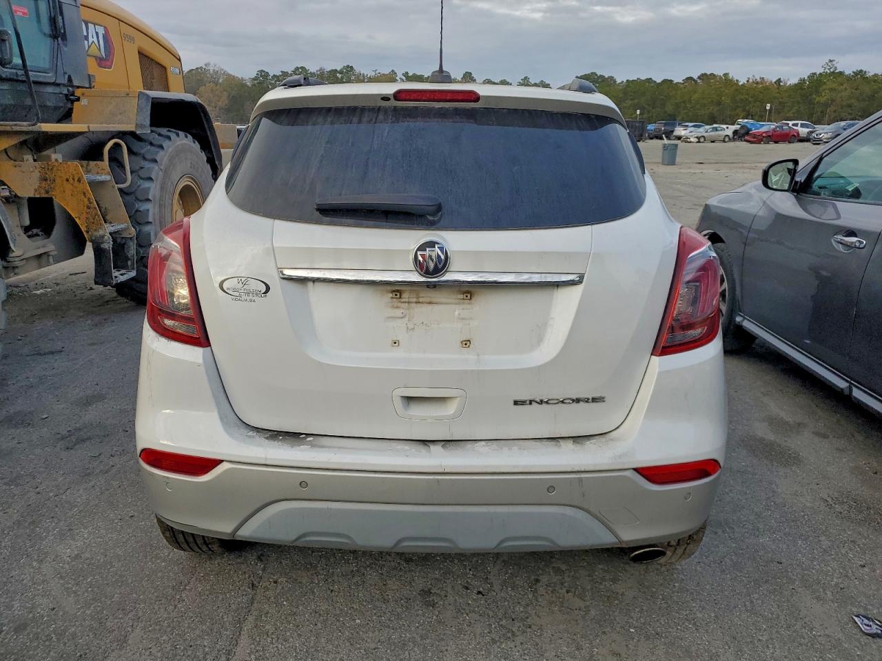 2020 BUICK ENCORE ESSENCE photo 6