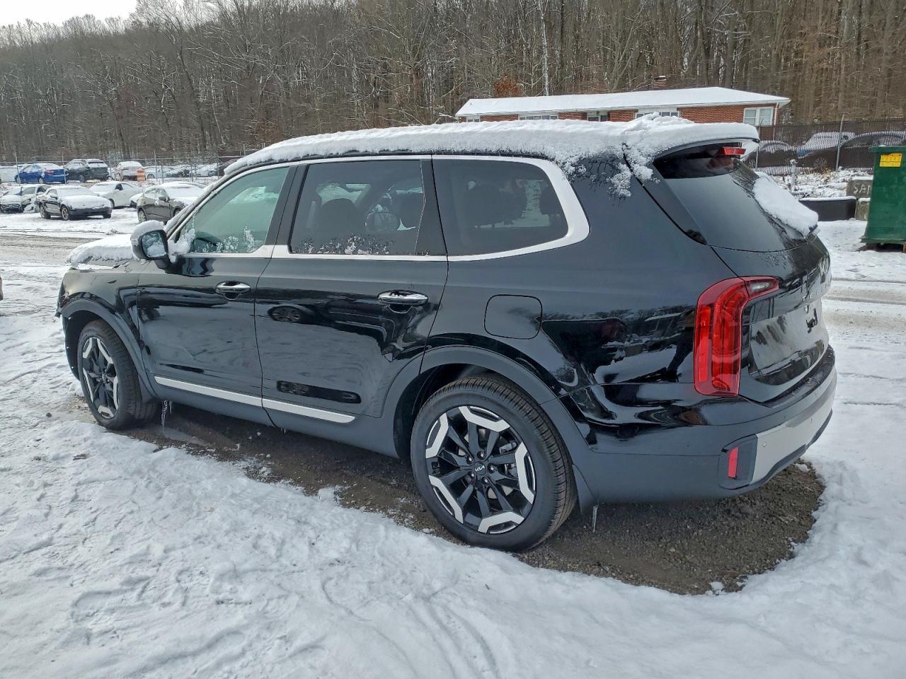2025 KIA TELLURIDE S photo 3