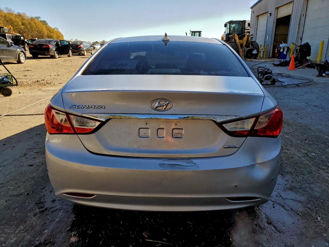 2011 HYUNDAI SONATA SE photo 11