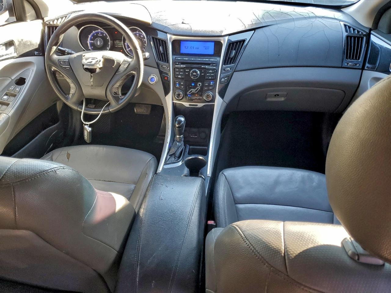 2011 HYUNDAI SONATA SE photo 15