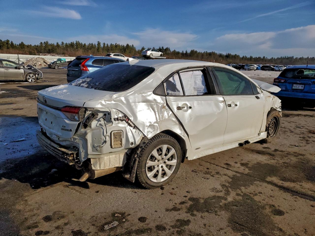 2024 TOYOTA COROLLA LE photo 3