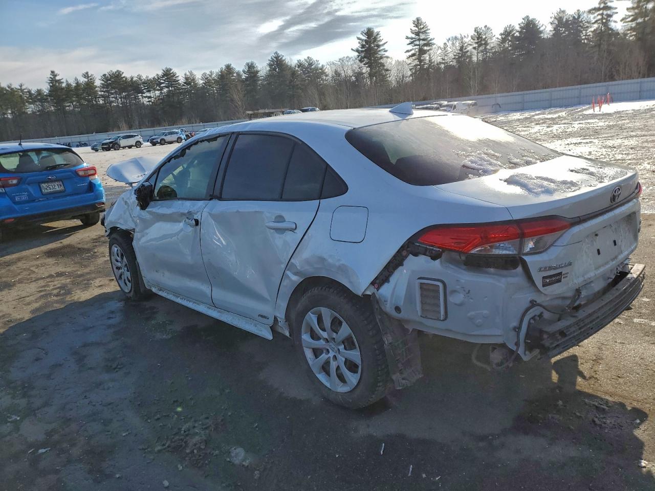 2024 TOYOTA COROLLA LE photo 2