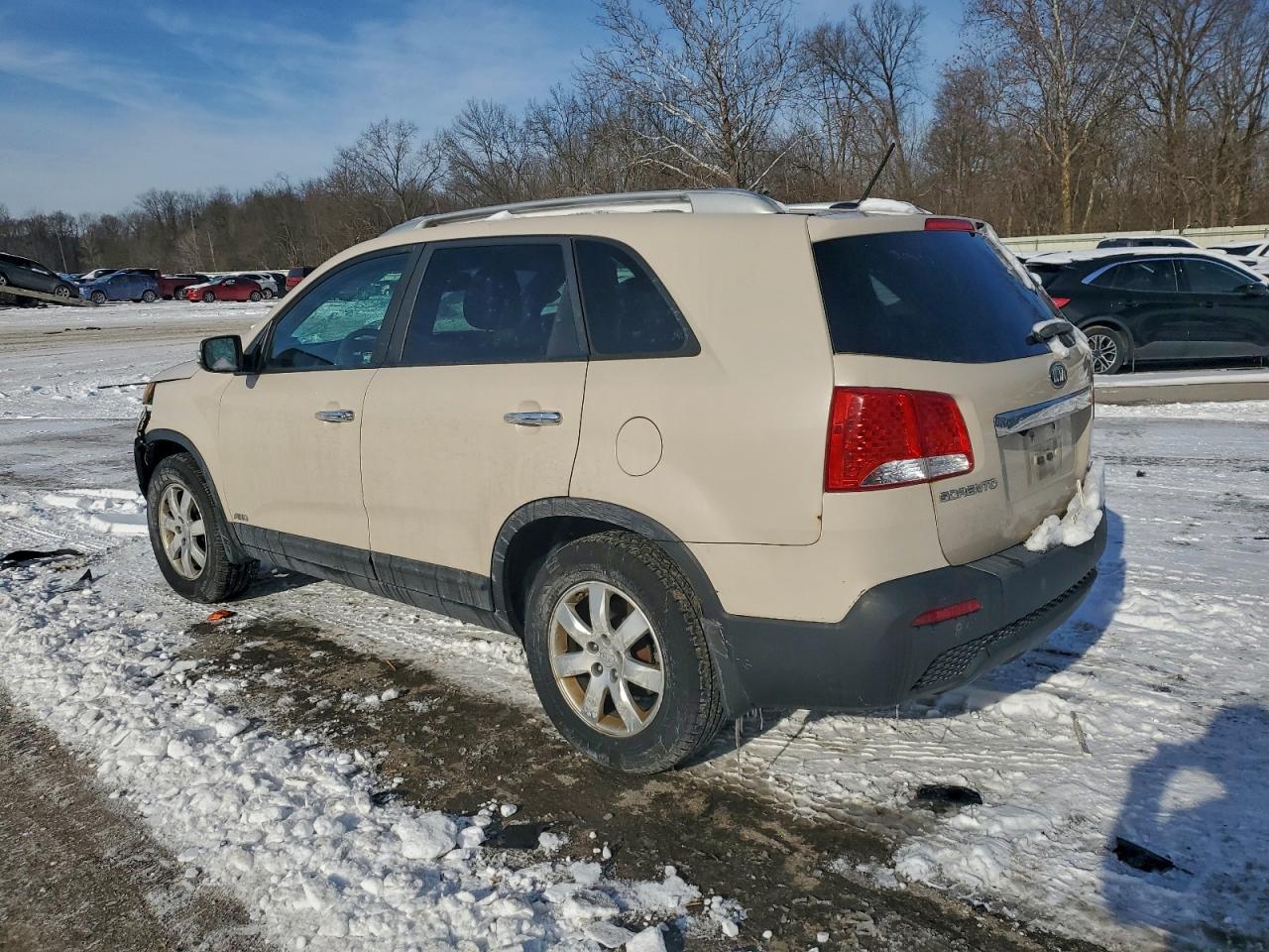 2011 KIA SORENTO BASE photo 2