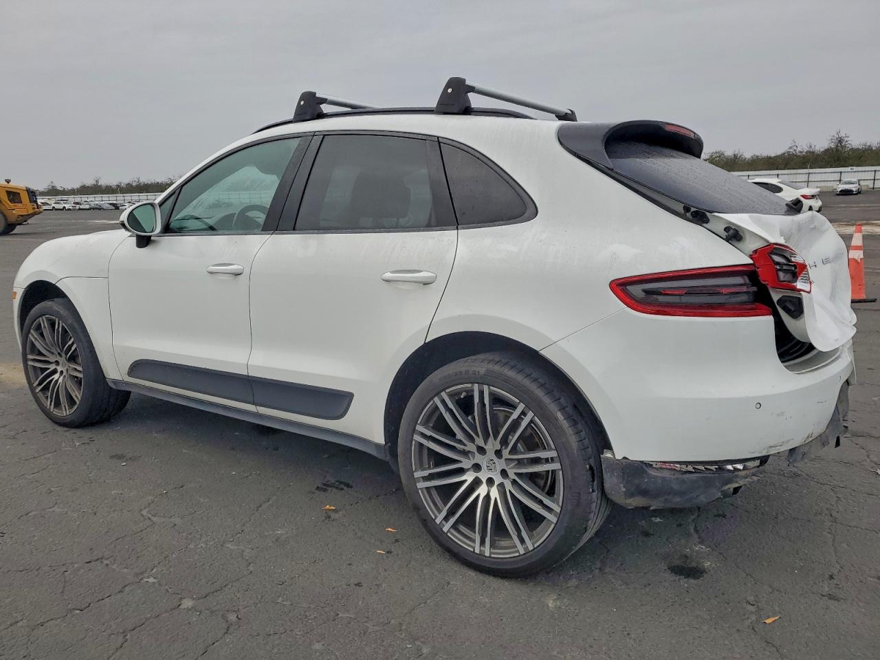 2015 PORSCHE MACAN S photo 3