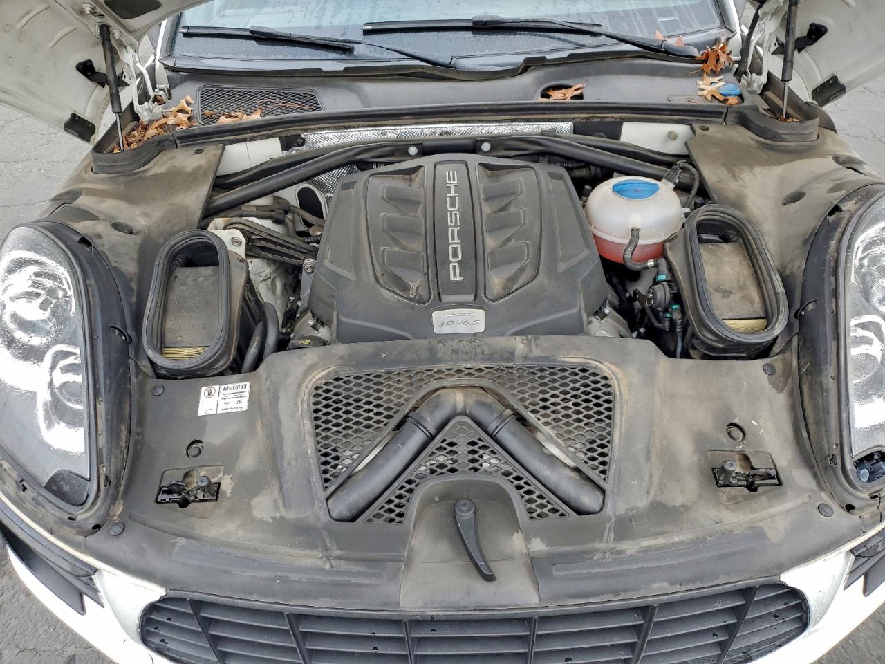 2015 PORSCHE MACAN S photo 23