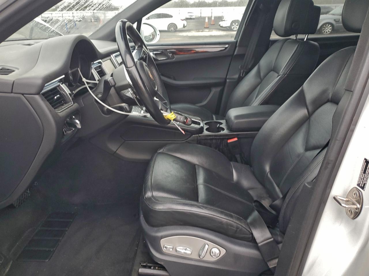 2015 PORSCHE MACAN S photo 13