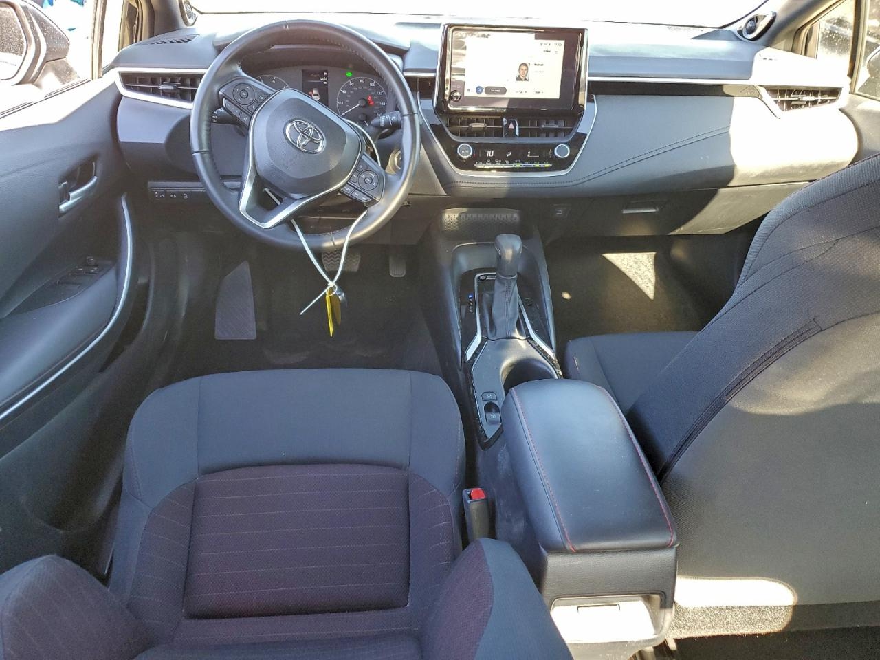 2024 TOYOTA COROLLA LE photo 8