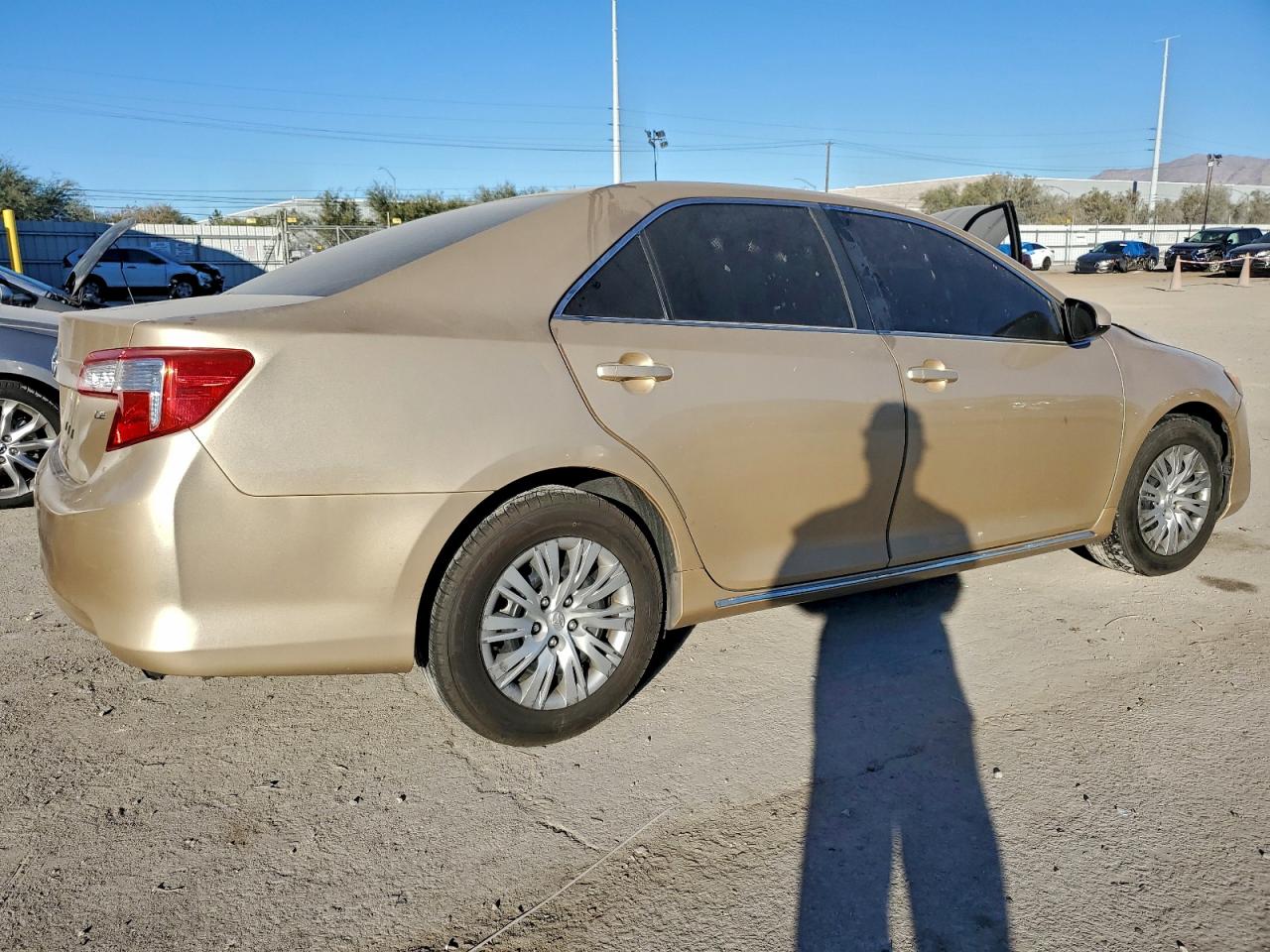 2012 TOYOTA CAMRY BASE photo 3